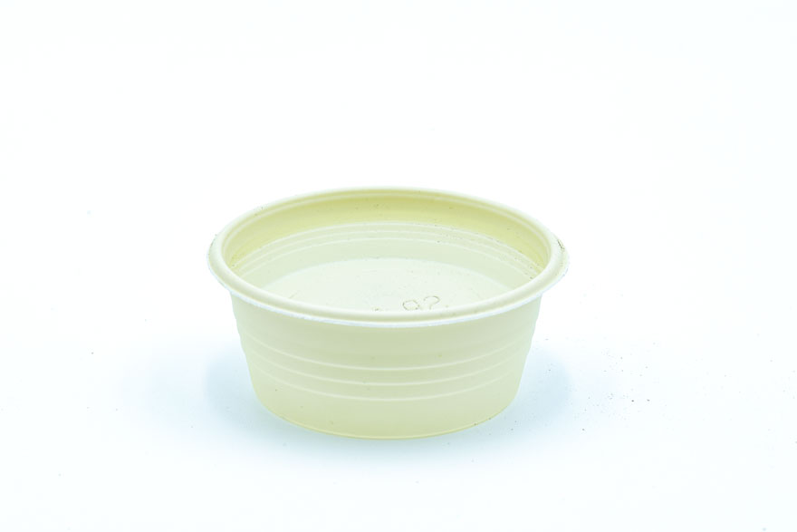 Vasito de resina biodegradable con agua