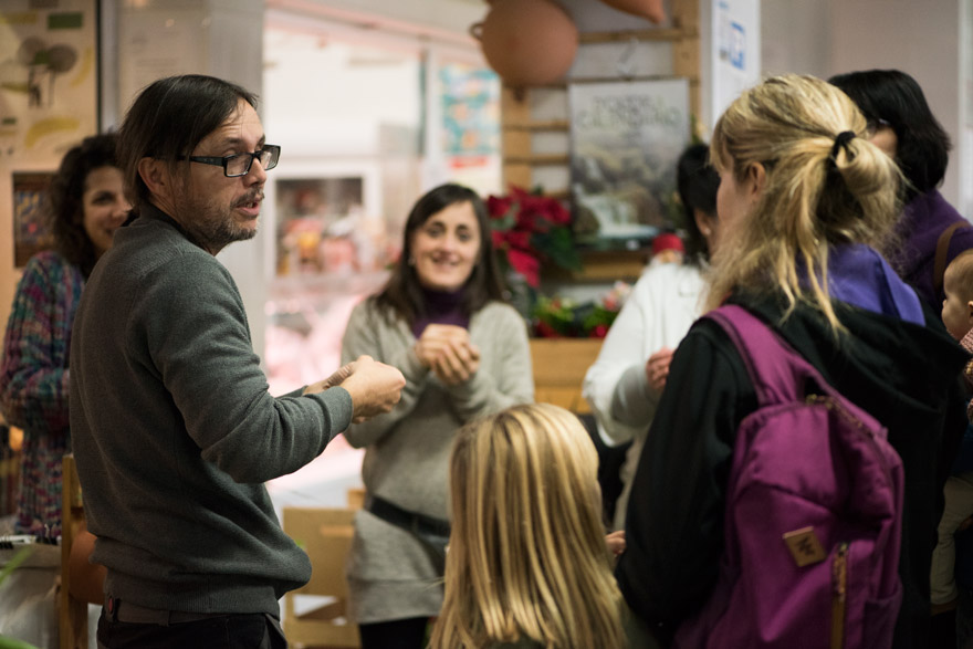 Sol Chiquito extra virgin olive oil tasting at the Sin Más store in the Cazorla Market